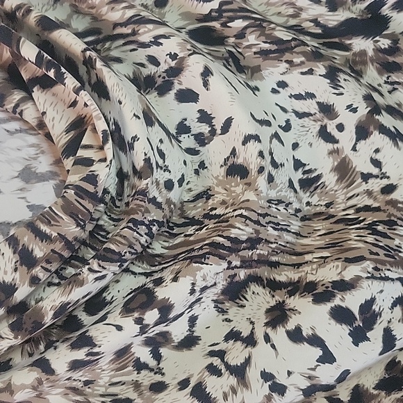 Victoria Keopard Print Top/Blouse size XL - Picture 2 of 5